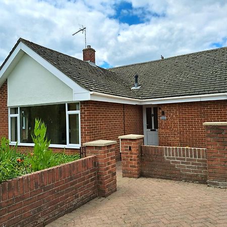 Beautiful 5 Bedroom Bungalow, Sleeps 7, In Калн Екстериор снимка