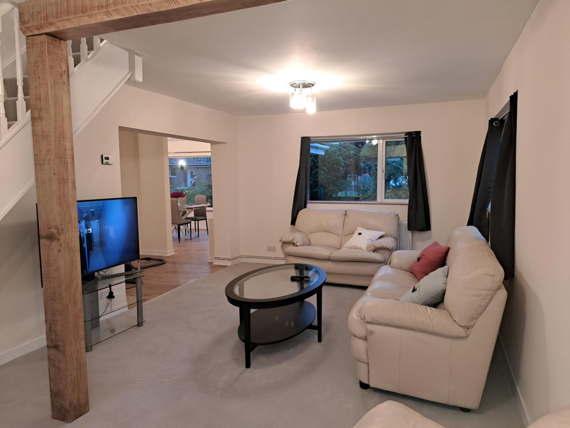 Beautiful 5 Bedroom Bungalow, Sleeps 7, In Калн Екстериор снимка