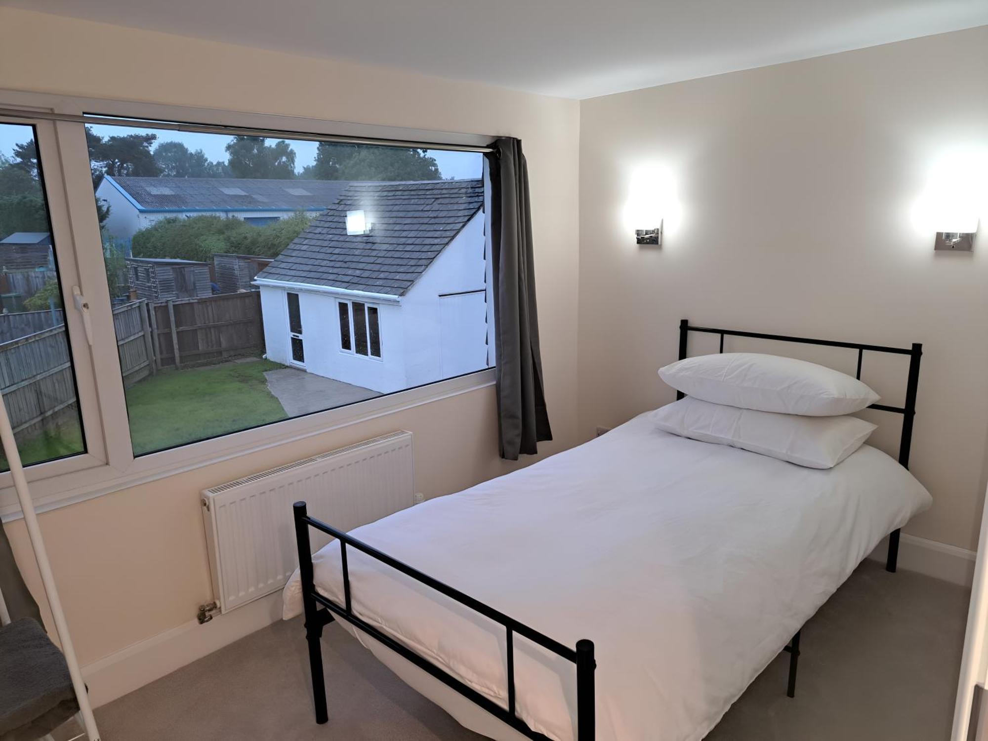 Beautiful 5 Bedroom Bungalow, Sleeps 7, In Калн Екстериор снимка