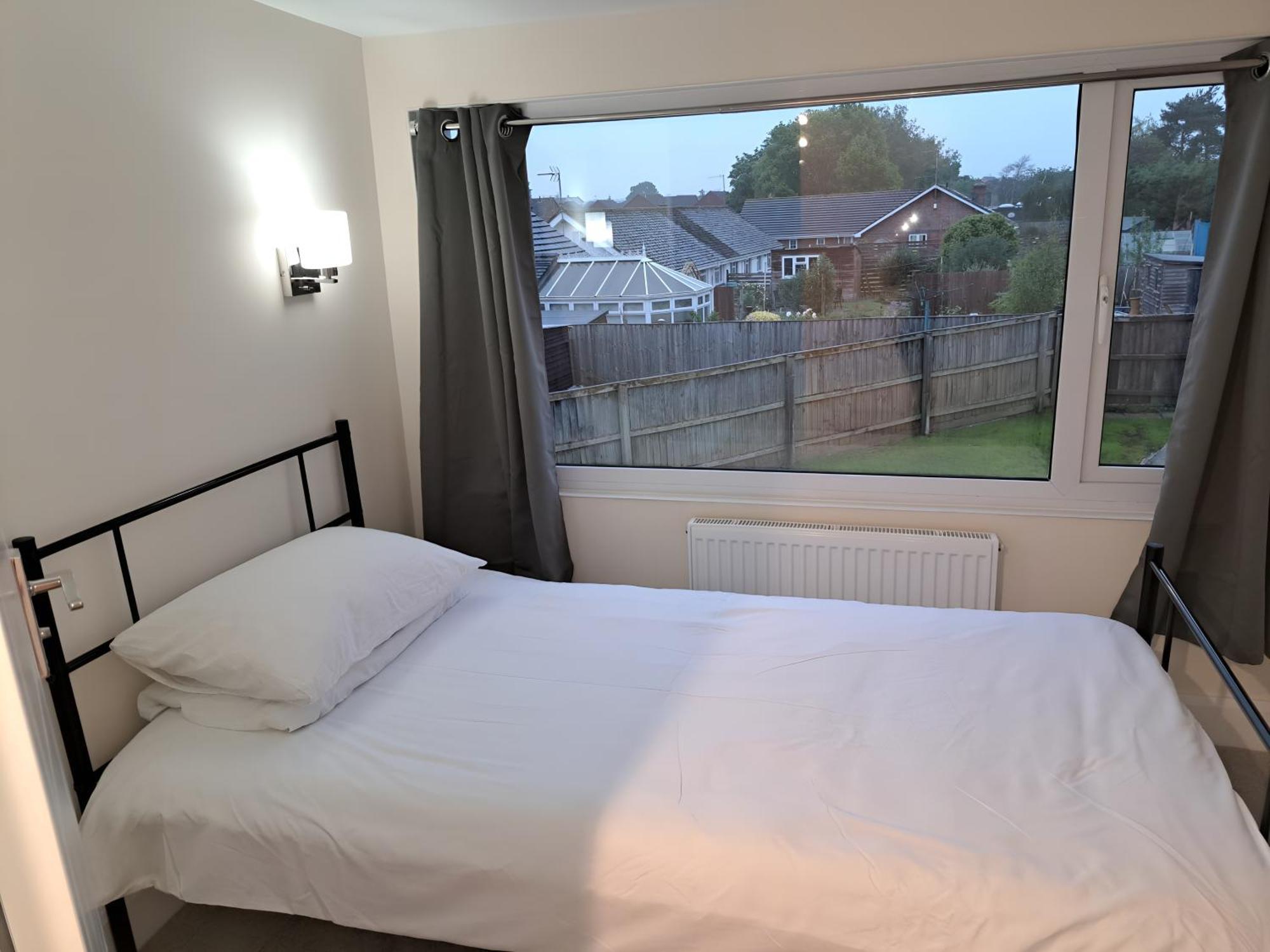 Beautiful 5 Bedroom Bungalow, Sleeps 7, In Калн Екстериор снимка