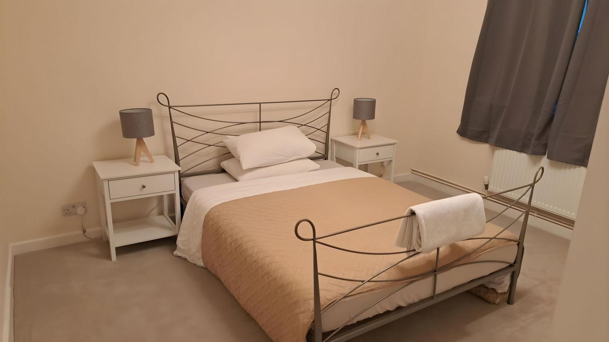 Beautiful 5 Bedroom Bungalow, Sleeps 7, In Калн Екстериор снимка
